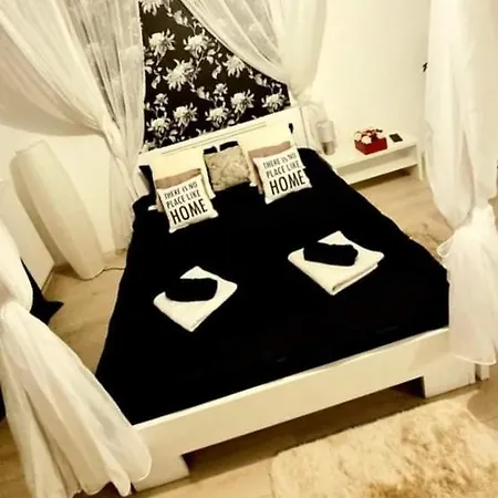Studio Lux Coresi Апартаменти